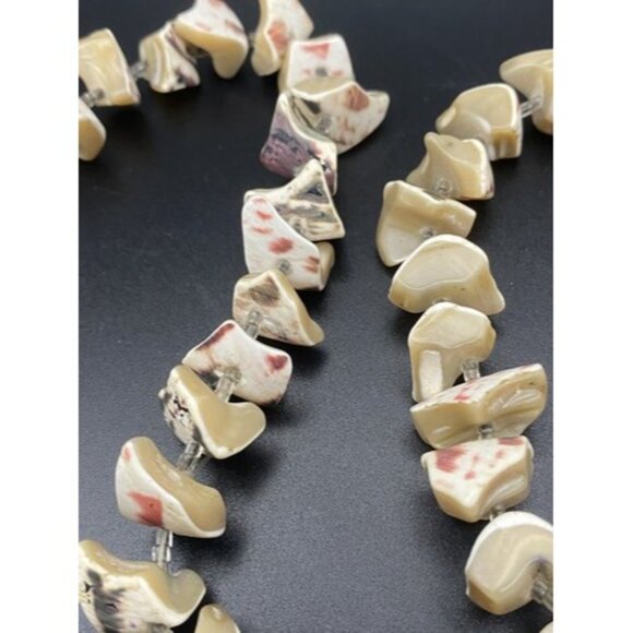 Les Bernard Style Necklace Boho Polished Shell Beaded 29" Natural Seashell Beach - Picture 3 of 7